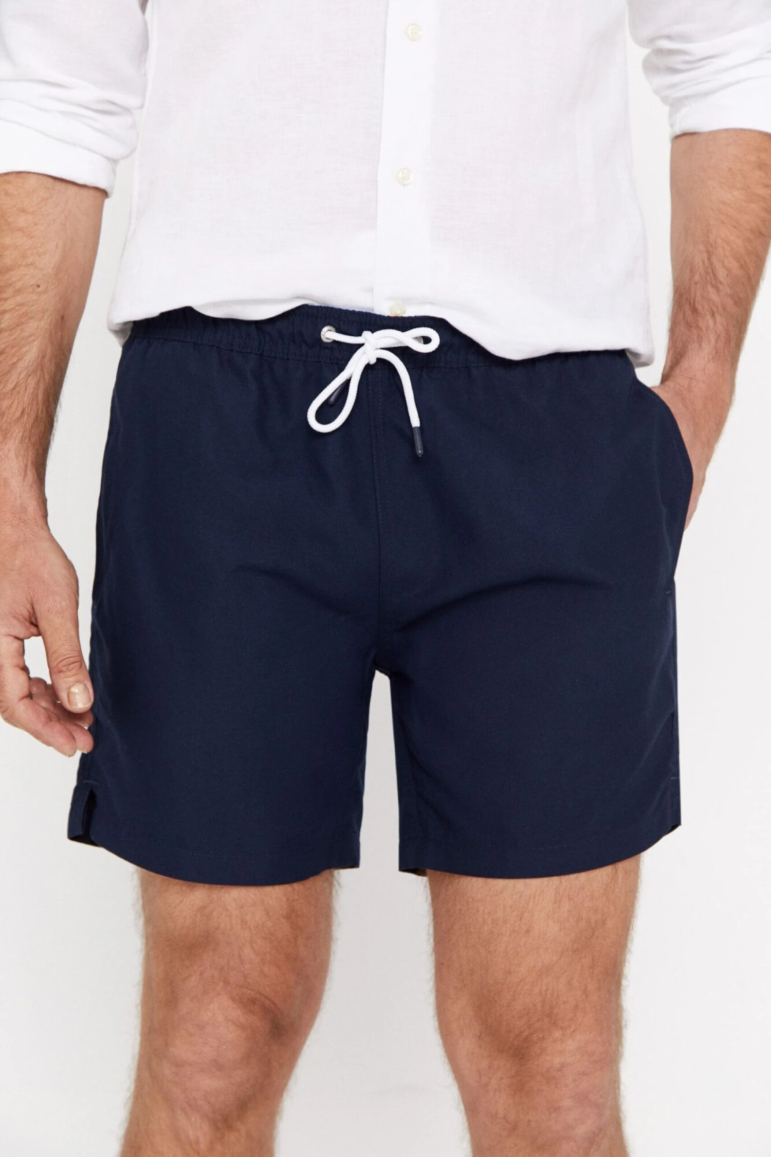 Cortefiel Essential Unifarbene Badehose, Blau 1 Cortefiel Essential Unifarbene Badehose, Blau