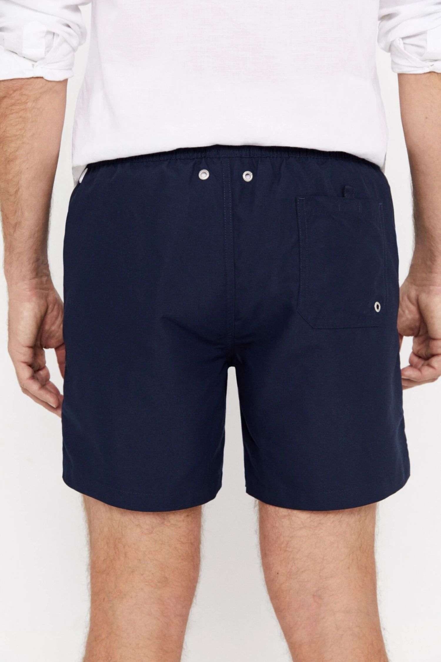 Cortefiel Essential Unifarbene Badehose, Blau 2 Cortefiel Essential Unifarbene Badehose, Blau – Bild 2