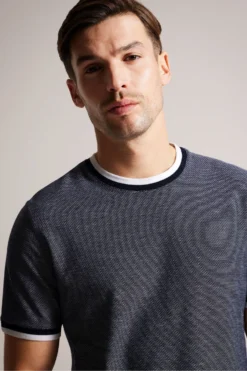 Ted Baker Bowker Strukturiertes Kurzarm-T-Shirt In Regular Fit, Blau -Nike || Ted Baker Shop 464294s4 scaled