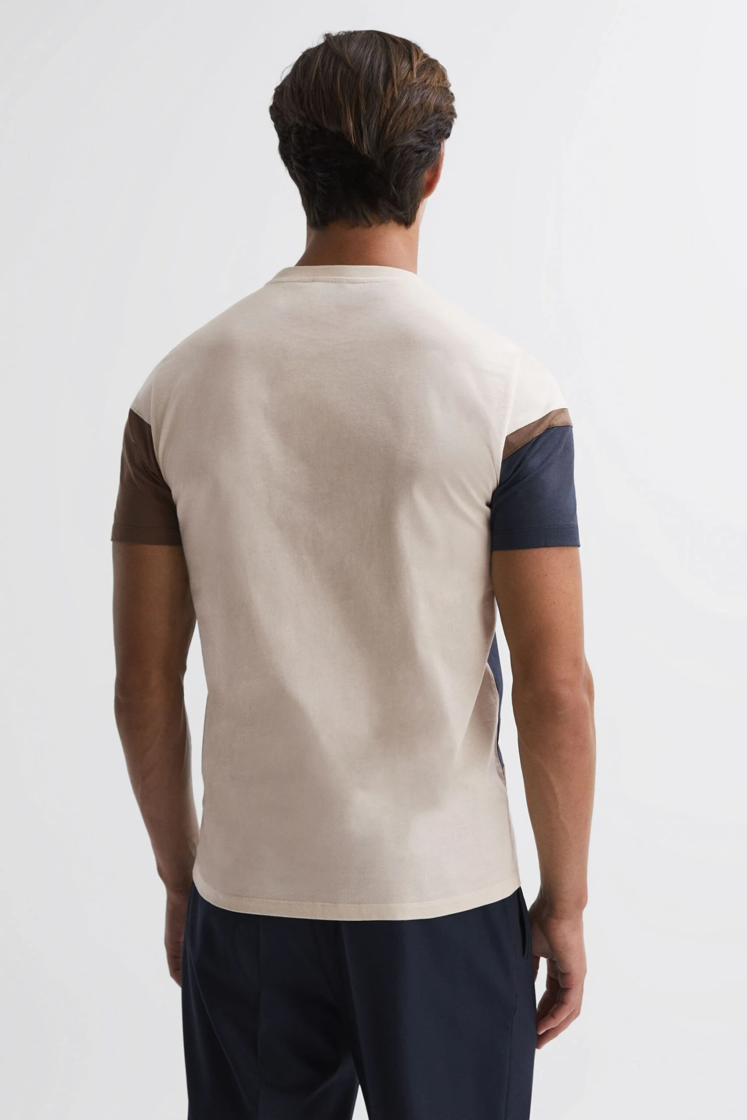 Reiss Holborn T-Shirt Aus Mercerisierter Baumwolle Mit Farbblockdesign 5 Reiss Holborn T-Shirt Aus Mercerisierter Baumwolle Mit Farbblockdesign – Bild 5