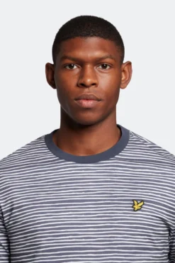 Lyle & Scott Langärmeliges Shirt Mit Matrosenstreifen, Blau -Nike || Ted Baker Shop 755989s4 scaled