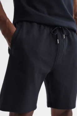 Reiss Robin Strukturierte Shorts Mit Kordelzug -Nike || Ted Baker Shop C56 696s4 scaled