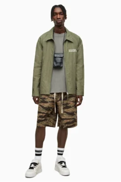 Allsaints Casper Shorts Mit Animalprint -Nike || Ted Baker Shop C69395s3 scaled