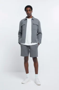 River Island Strukturierte Shorts In Slim Fit, Dunkelgrau -Nike || Ted Baker Shop D32212s3 scaled