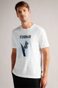 Ted Baker Airie Bedrucktes T-Shirt In Normaler Passform, Weiß