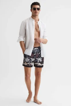 Reiss Arizona Badeshorts Mit Kordelzug Und Blumenprint -Nike || Ted Baker Shop D54 777s7 scaled