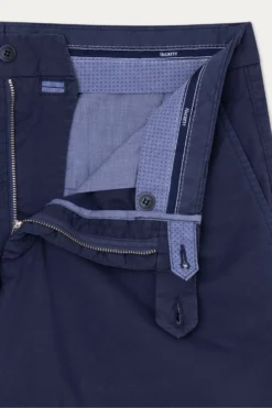 Hackett London Herren Shorts, Blau -Nike || Ted Baker Shop D70540s8 scaled