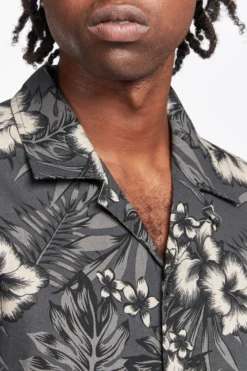 Penfield Kurzärmeliges Hemd Mit Hawaii-Muster -Nike || Ted Baker Shop D72663s3 scaled