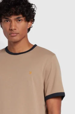 Farah Groves Ringer-T-Shirt, Rauchbraun -Nike || Ted Baker Shop D89276s4 scaled