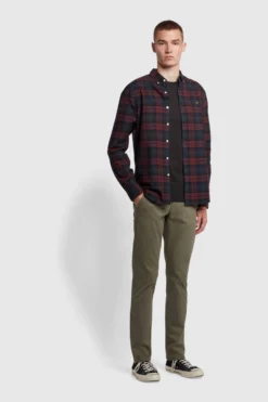 Farah Danny T-Shirt, Schwarz -Nike || Ted Baker Shop D89371s3 scaled