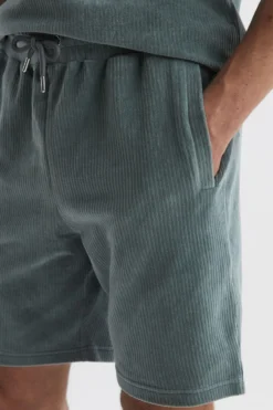 Reiss Tortuga Gerippte Shorts Aus Velours Mit Kordelzug -Nike || Ted Baker Shop D97 844s4 scaled
