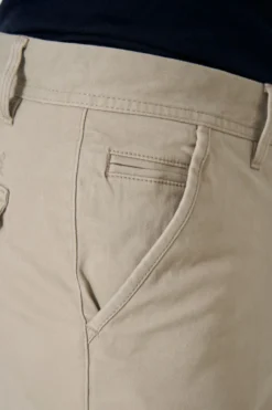 Crew Clothing Company Klassische, Legere Shorts Aus Baumwolle, Natur -Nike || Ted Baker Shop D98 839s4 scaled