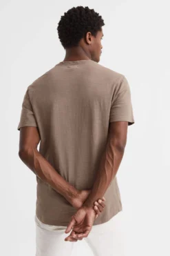 Reiss Paige Paige Short Sleeve Crew Neck T-Shirt -Nike || Ted Baker Shop D98 874s5 scaled