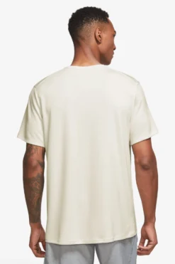 Nike Dri-FIT Run Division Miler Running T-Shirt -Nike || Ted Baker Shop M56688s2 scaled