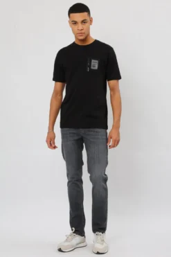 Religion T-Shirt In Regular Fit Mit Taslon-Reissverschlusstasche -Nike || Ted Baker Shop R67538s4 scaled