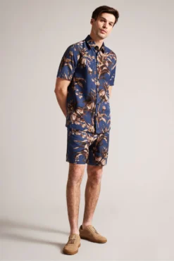 Ted Baker Canriya Bedruckte Shorts, Blau -Nike || Ted Baker Shop T51449s3 scaled