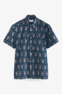 Next Marineblau Mit Ikatmuster - Kurzärmeliges Hemd, Grüner Geo-Druck -Nike || Ted Baker Shop T62041s2 scaled