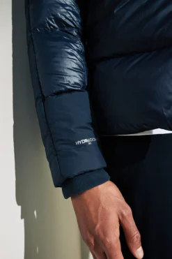 Berghaus Arkos Reflektierende Daunenjacke, Schwarz -Nike || Ted Baker Shop T72524s6 scaled