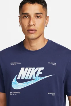 Nike T-Shirt Mit Grafik -Nike || Ted Baker Shop T85899s4 scaled