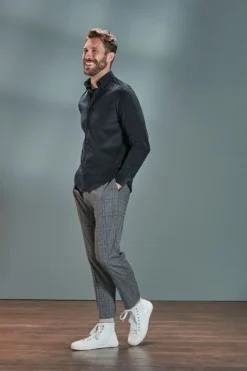 Titelseite -Nike || Ted Baker Shop U36513s2 scaled