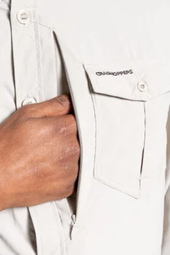 Craghoppers Nosilife Adventure Langärmeliges Hemd, Steingrau -Nike || Ted Baker Shop U41935s6 scaled