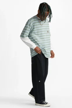 Converse Gestreiftes T-Shirt -Nike || Ted Baker Shop U98176s3 scaled